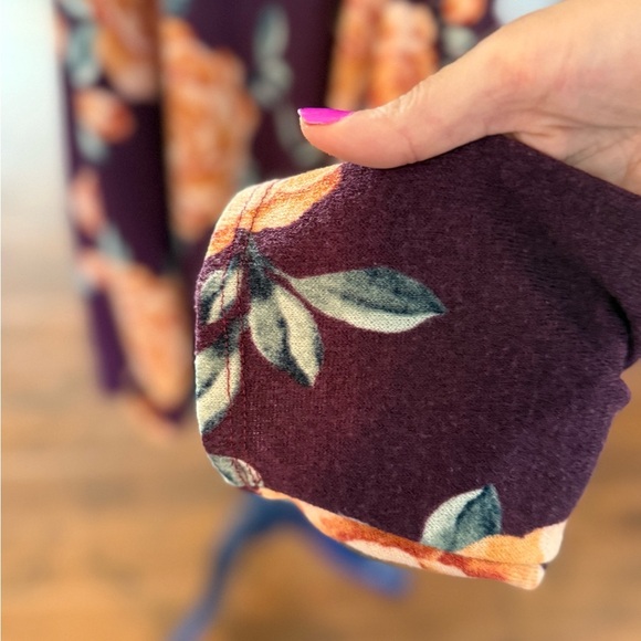 Chic Soul “Sweet Darlin” Floral Cold Shoulder Top in Deep Wine Purple - Picture 6 of 14